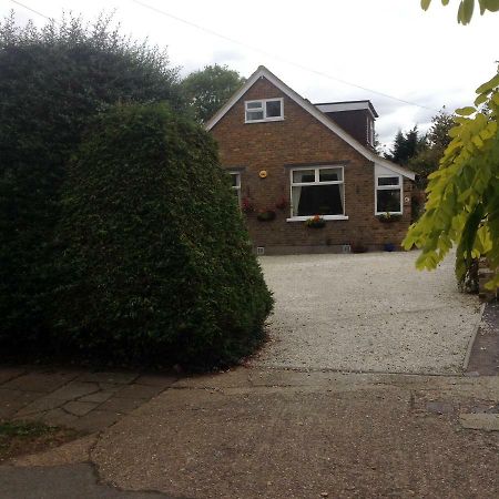 Number Forty One Bed and Breakfast Hillingdon Esterno foto