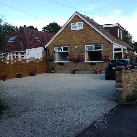 Number Forty One Bed and Breakfast Hillingdon Esterno foto