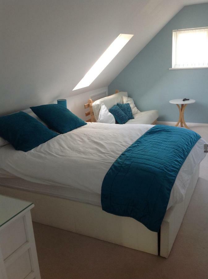 Number Forty One Bed and Breakfast Hillingdon Esterno foto